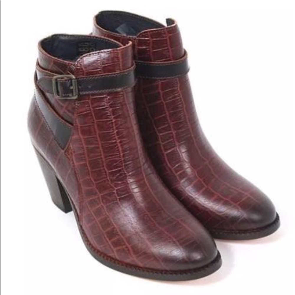 Hudson Lewknor crocodile booties